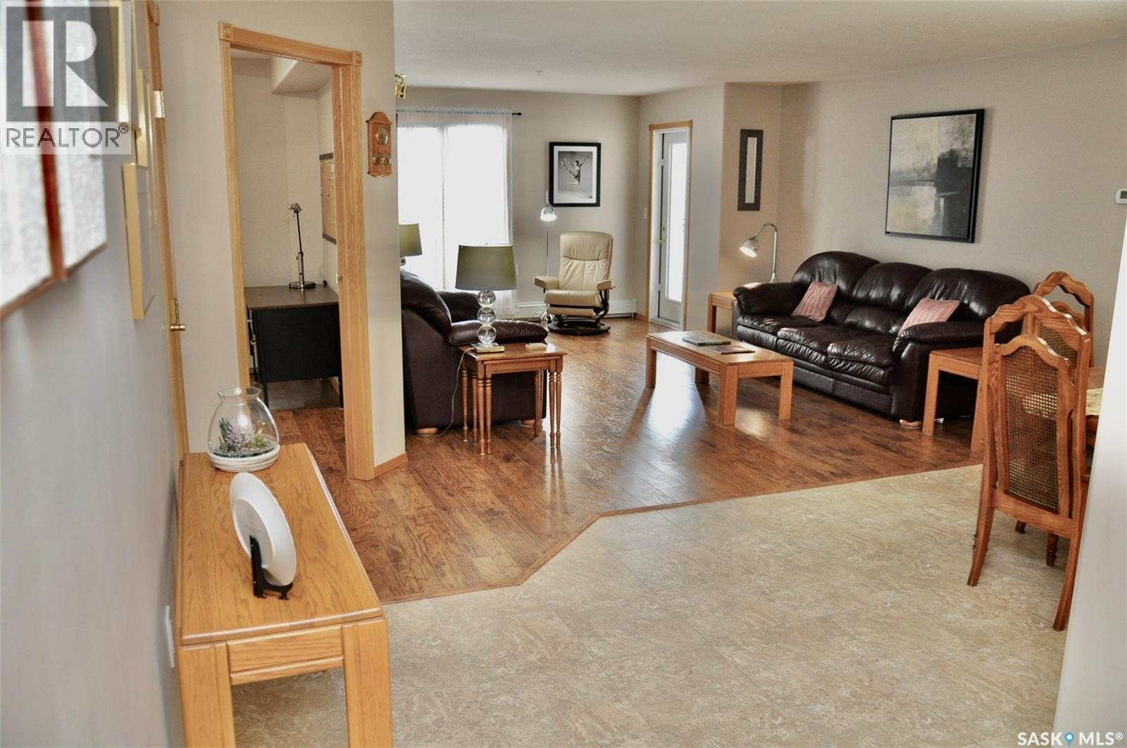 317 325 Keevil Crescent, Saskatoon, SK - Indoor Photo Showing Living Room