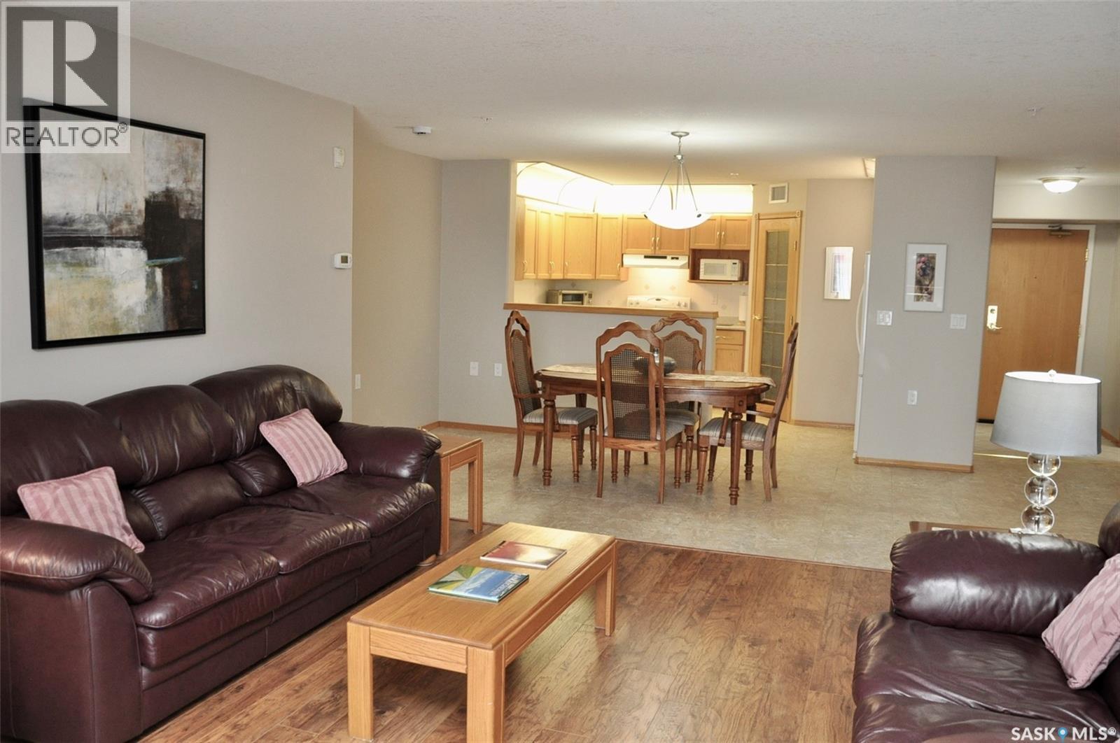 317 325 Keevil Crescent, Saskatoon, SK - Indoor Photo Showing Living Room