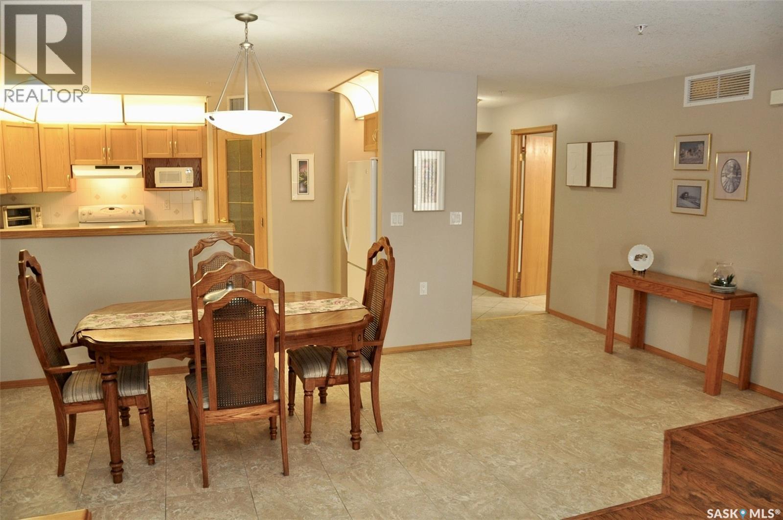 317 325 Keevil Crescent, Saskatoon, SK - Indoor Photo Showing Dining Room