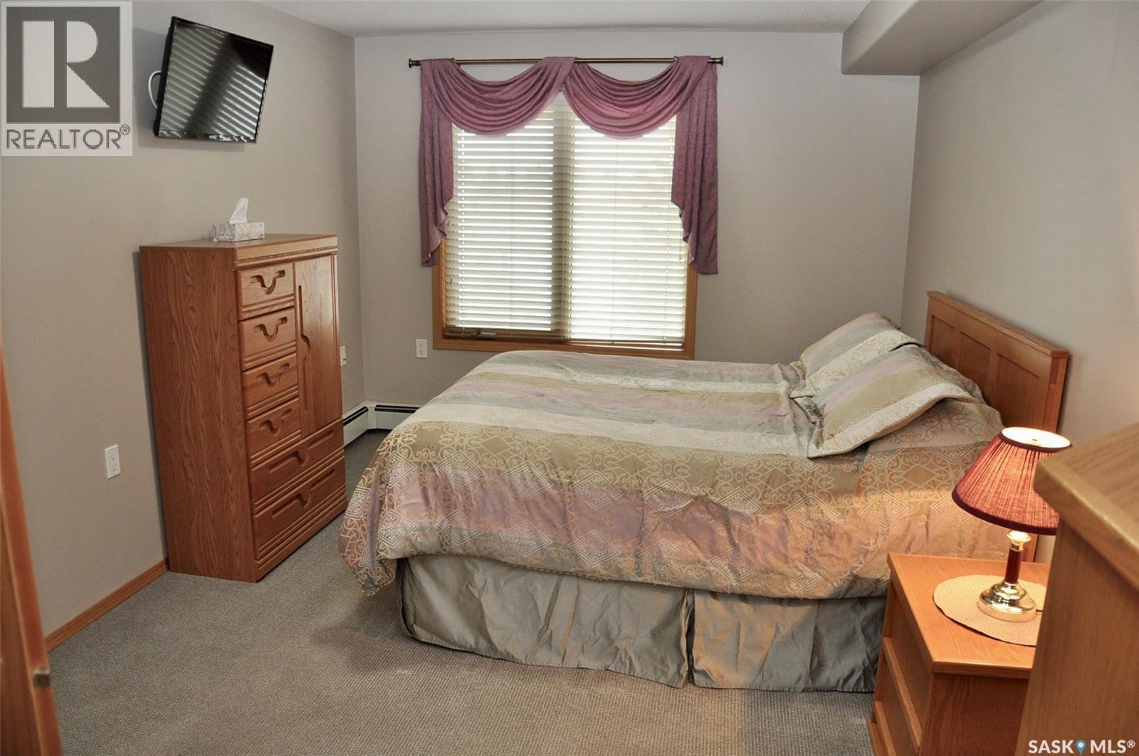 317 325 Keevil Crescent, Saskatoon, SK - Indoor Photo Showing Bedroom