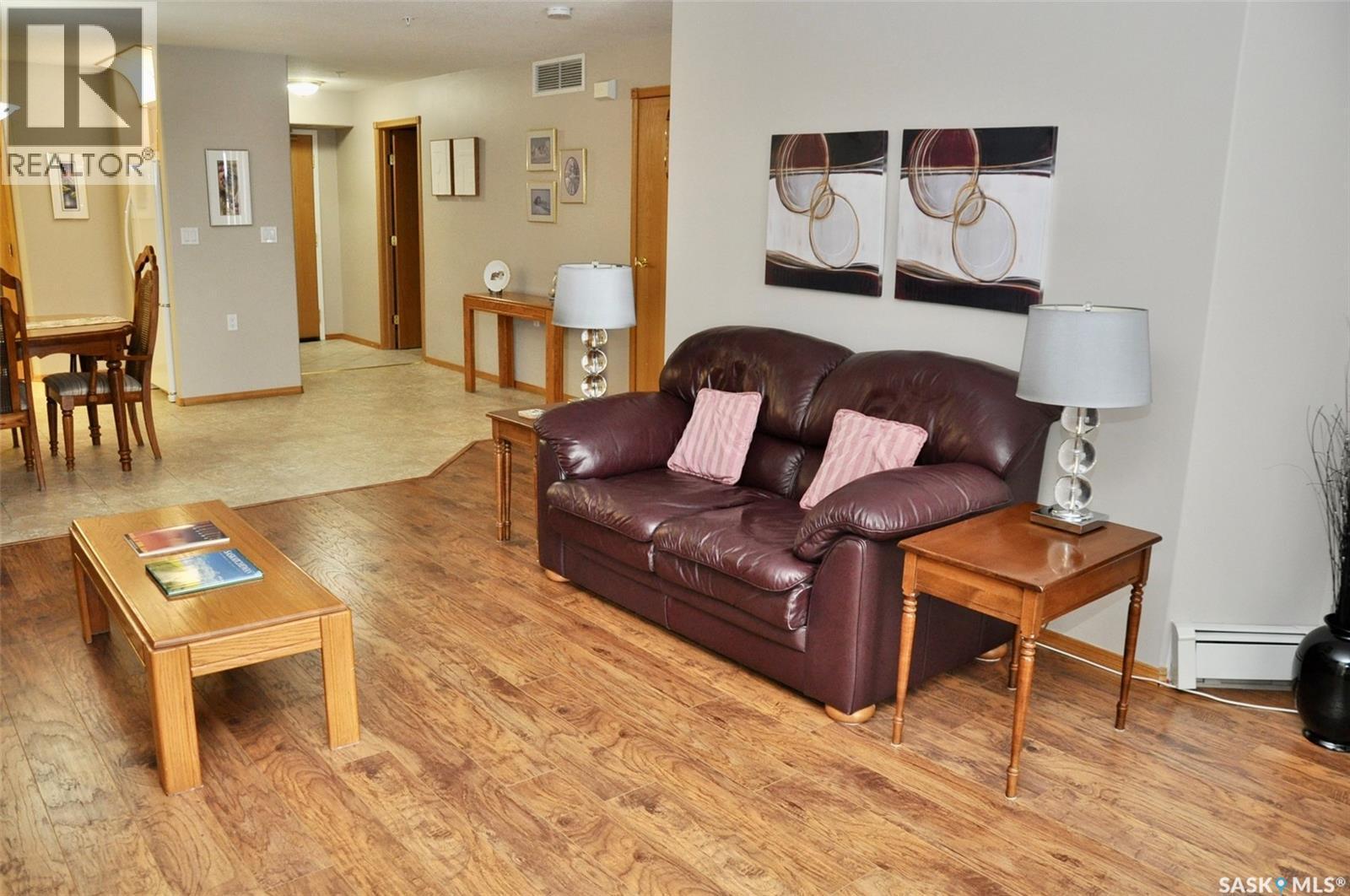 317 325 Keevil Crescent, Saskatoon, SK - Indoor Photo Showing Living Room