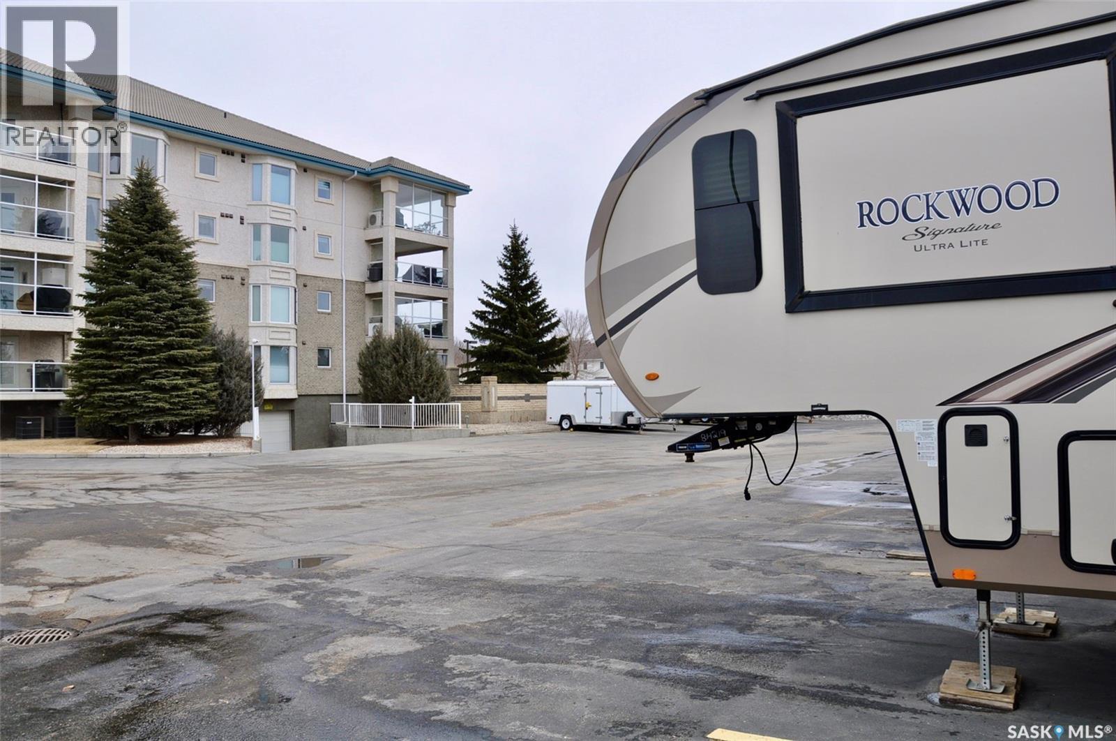 317 325 Keevil Crescent, Saskatoon, SK - Outdoor