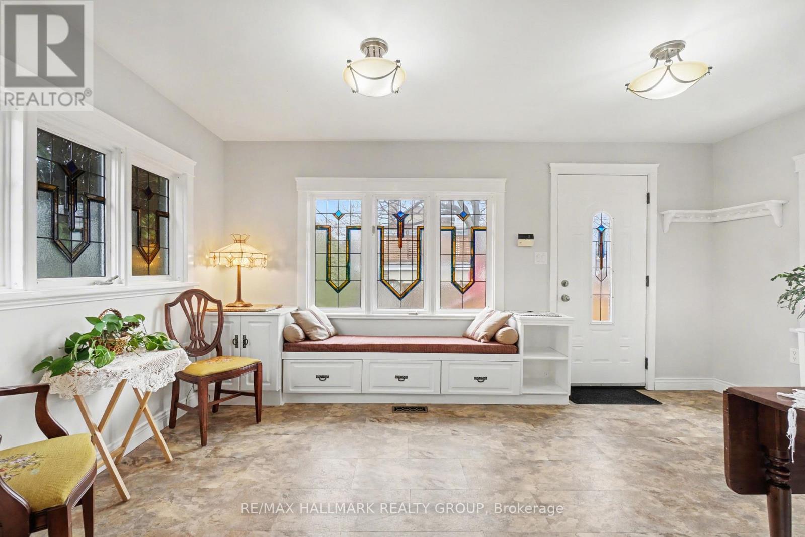115 Hamilton Avenue N, Ottawa, ON - Indoor