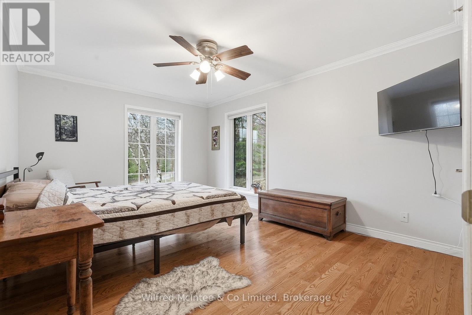 073091 10Th Sideroad Sdr, West Grey, ON - Indoor Photo Showing Bedroom