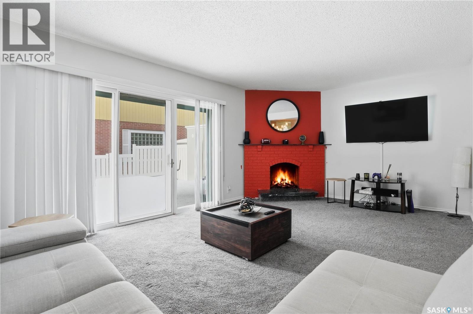 226 Plainsview Drive, Regina, SK - Indoor With Fireplace