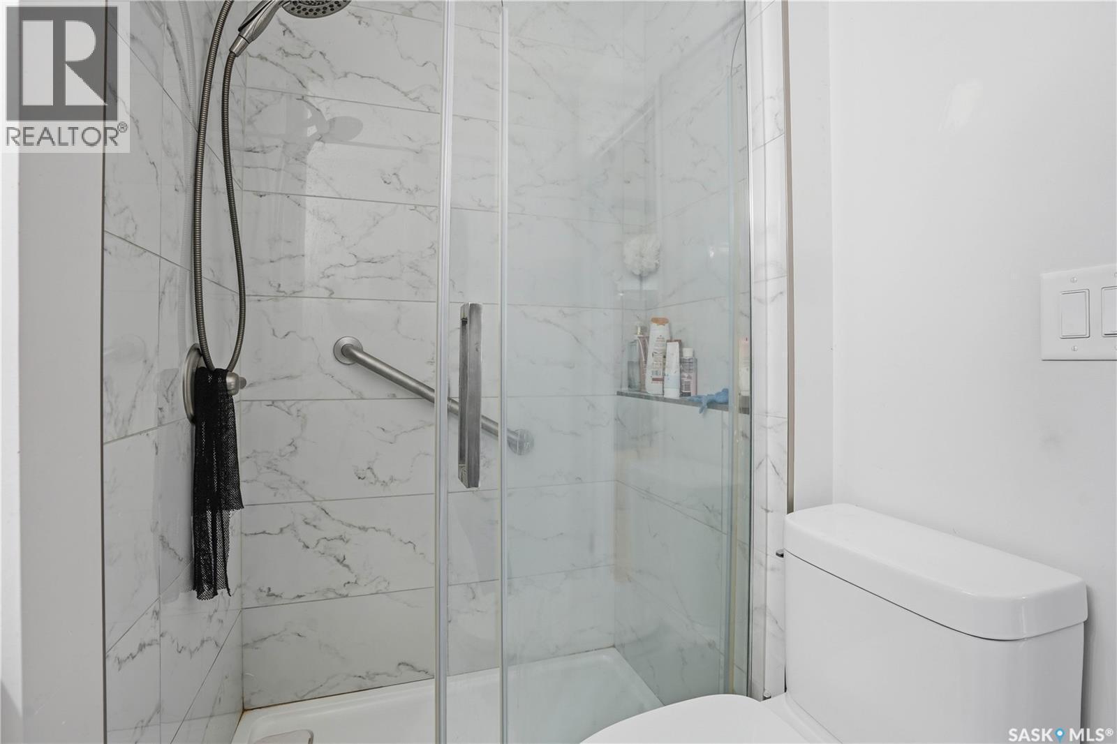 226 Plainsview Drive, Regina, SK - Indoor Photo Showing Bathroom