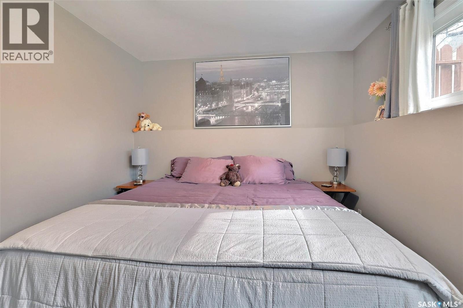 2512 Grant Road, Regina, SK - Indoor Photo Showing Bedroom