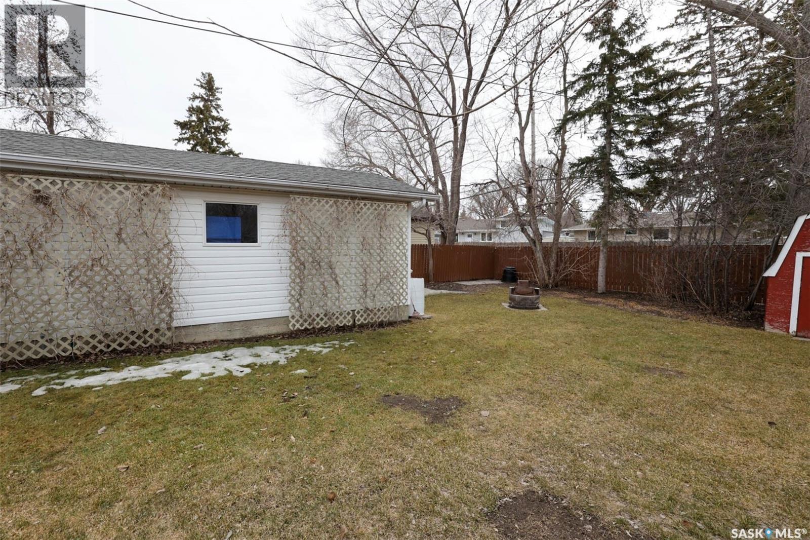 2512 Grant Road, Regina, SK - Outdoor