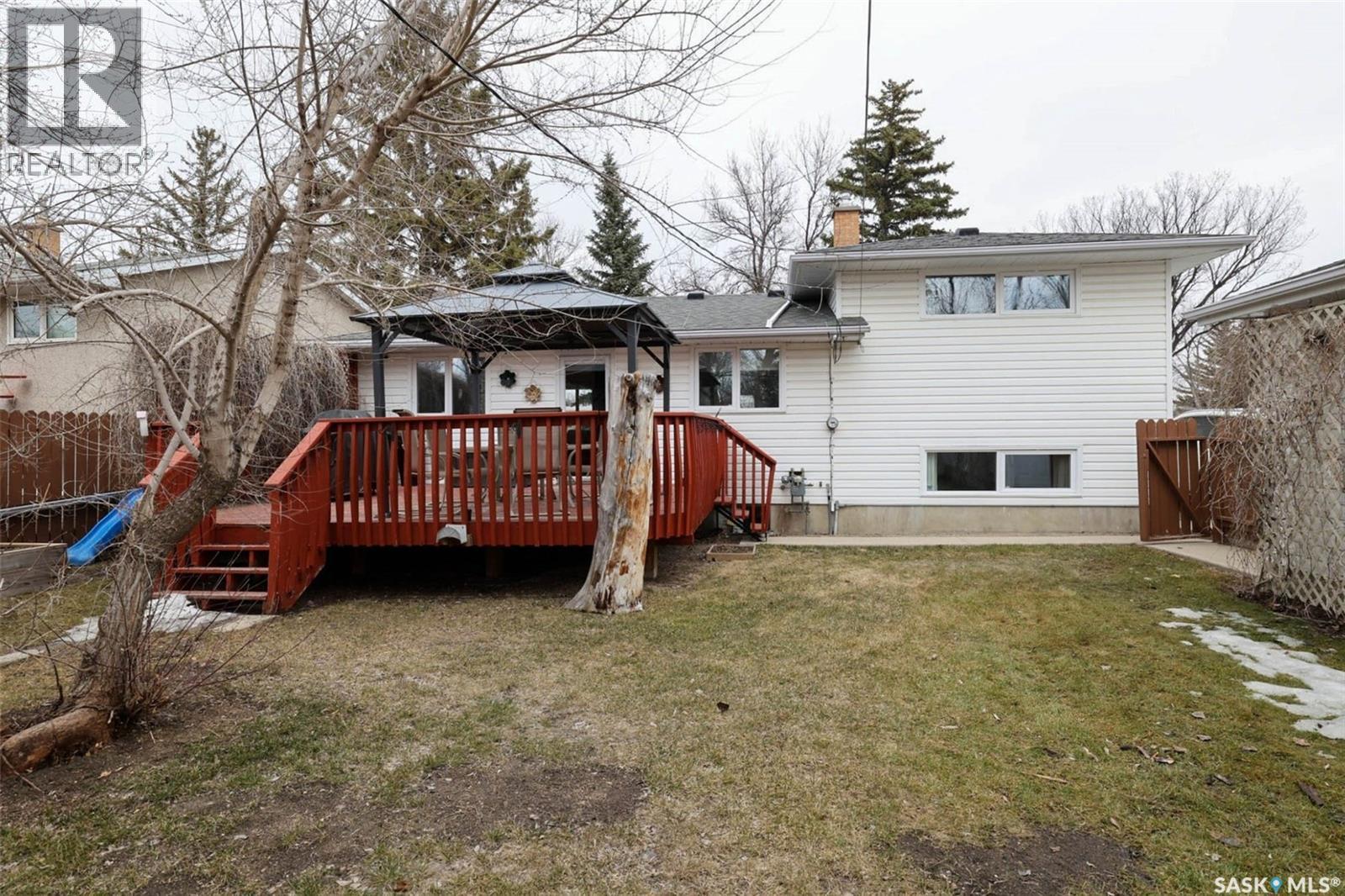 2512 Grant Road, Regina, SK - Outdoor With Deck Patio Veranda
