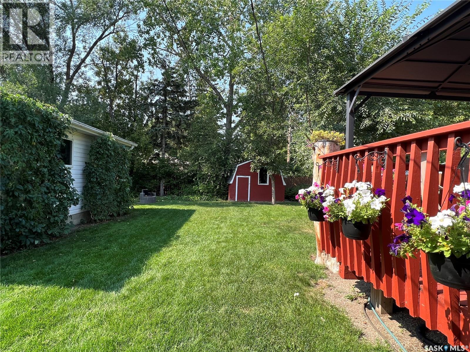 2512 Grant Road, Regina, SK - Outdoor