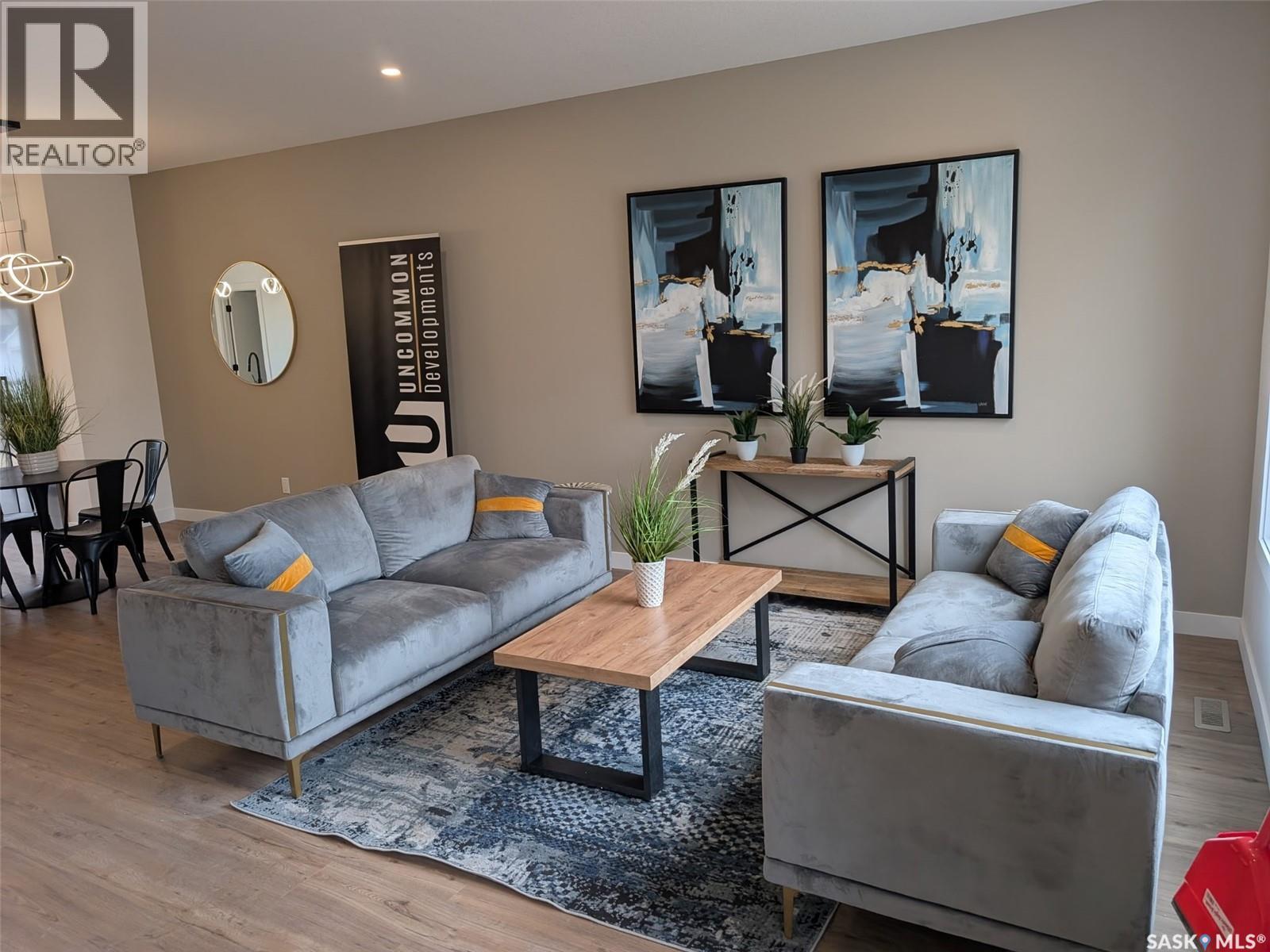 2460 Lindsay Street, Regina, SK - Indoor Photo Showing Living Room