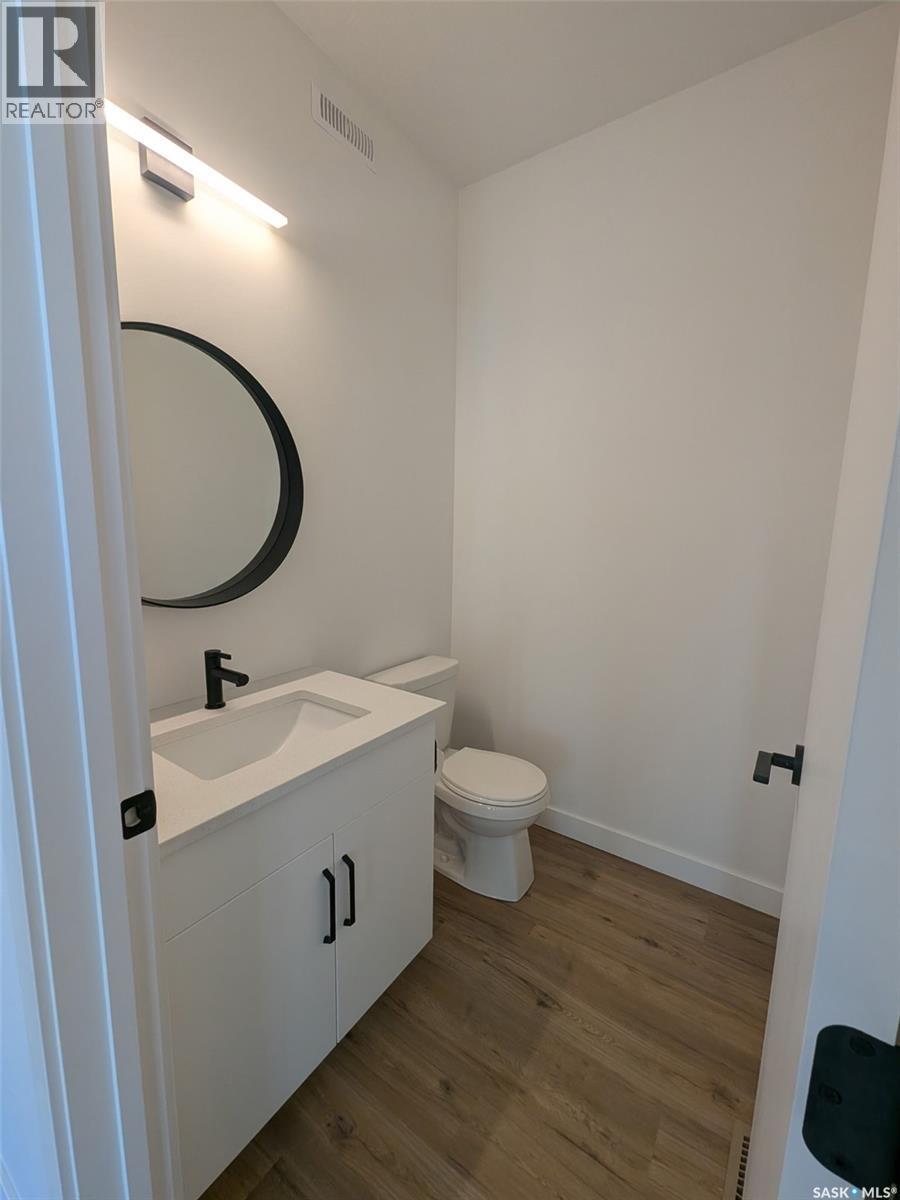 2460 Lindsay Street, Regina, SK - Indoor Photo Showing Bathroom