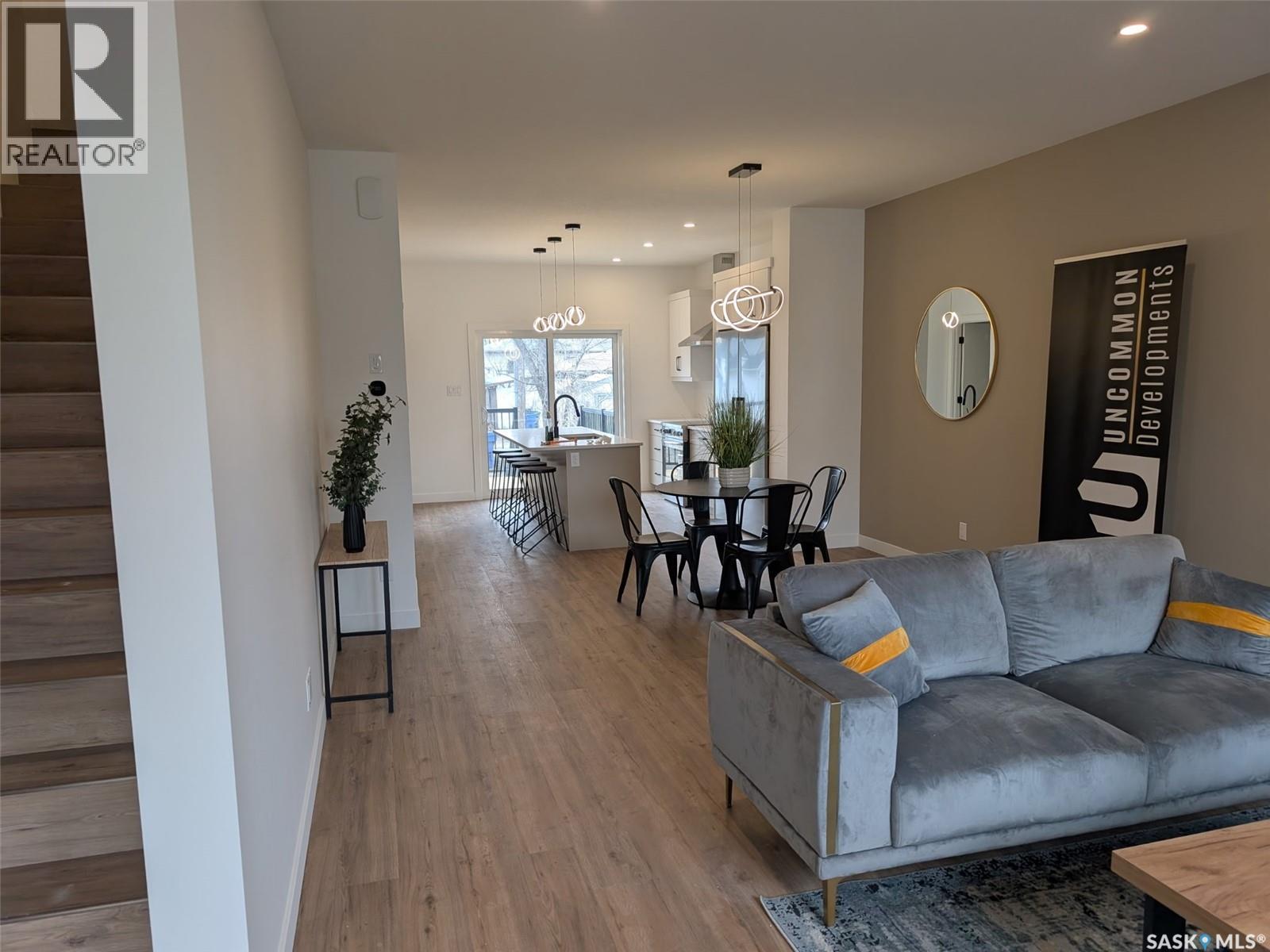 2460 Lindsay Street, Regina, SK - Indoor Photo Showing Living Room
