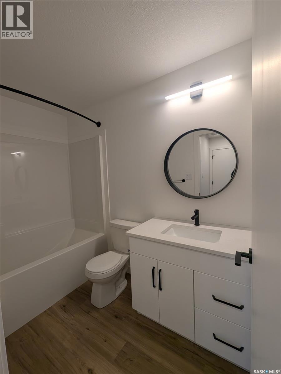 2460 Lindsay Street, Regina, SK - Indoor Photo Showing Bathroom