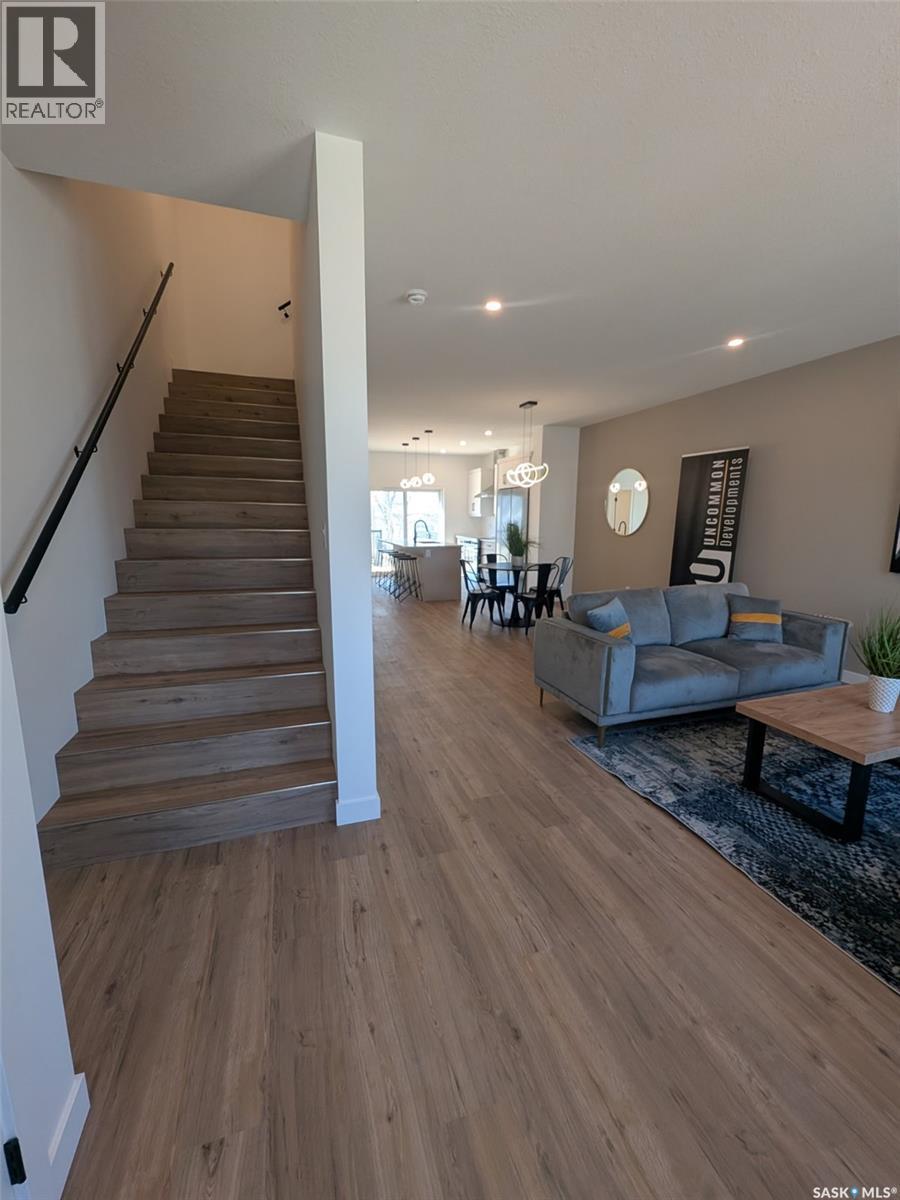 2460 Lindsay Street, Regina, SK - Indoor