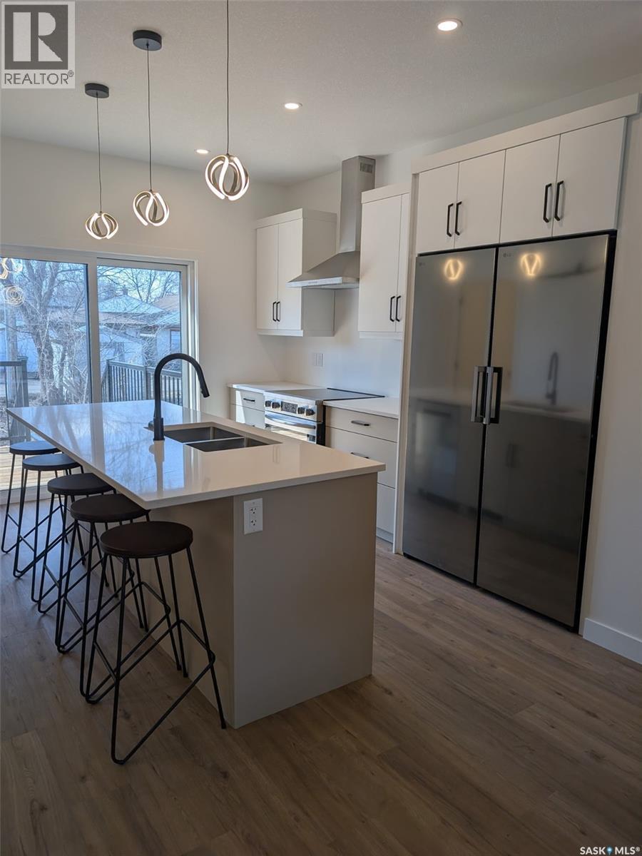 2460 Lindsay Street, Regina, SK - Indoor Photo Showing Kitchen With Double Sink