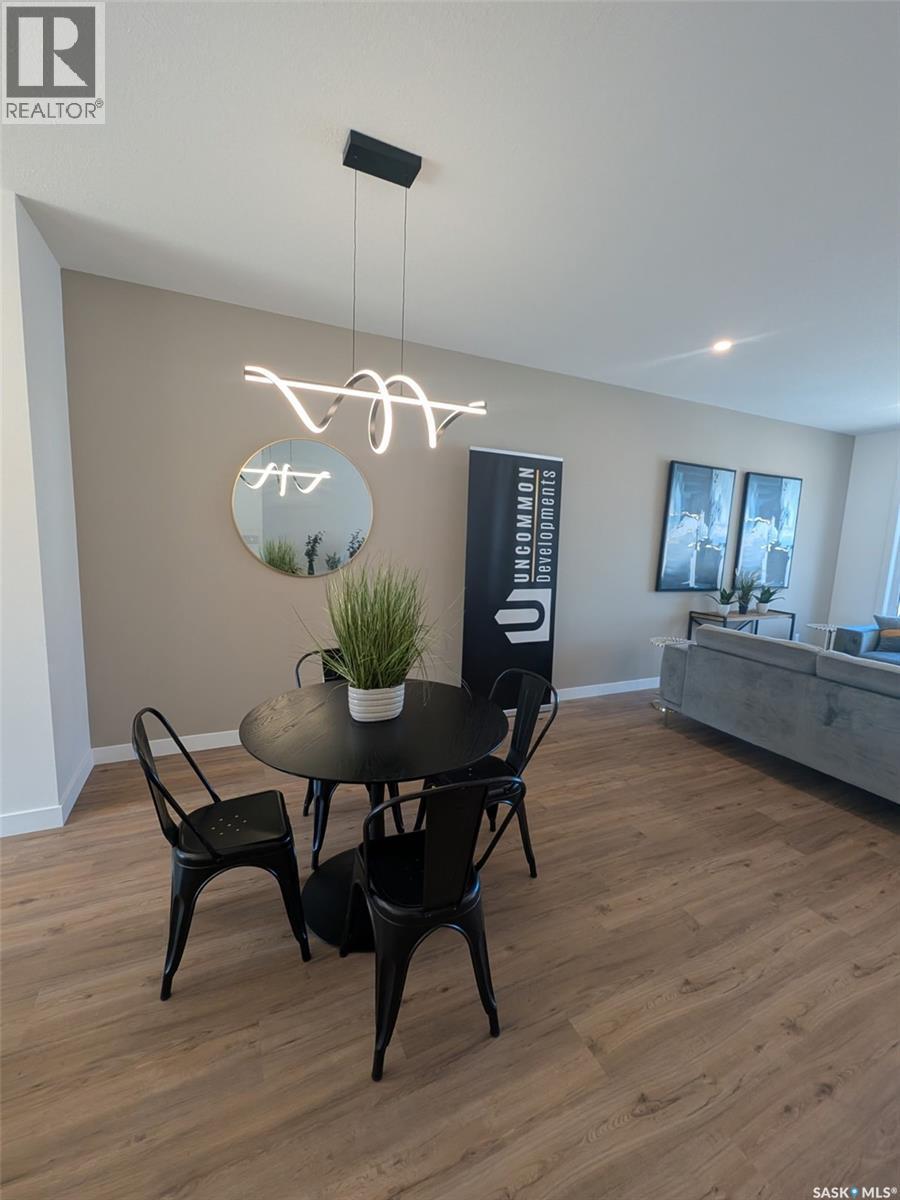 2460 Lindsay Street, Regina, SK - Indoor Photo Showing Dining Room