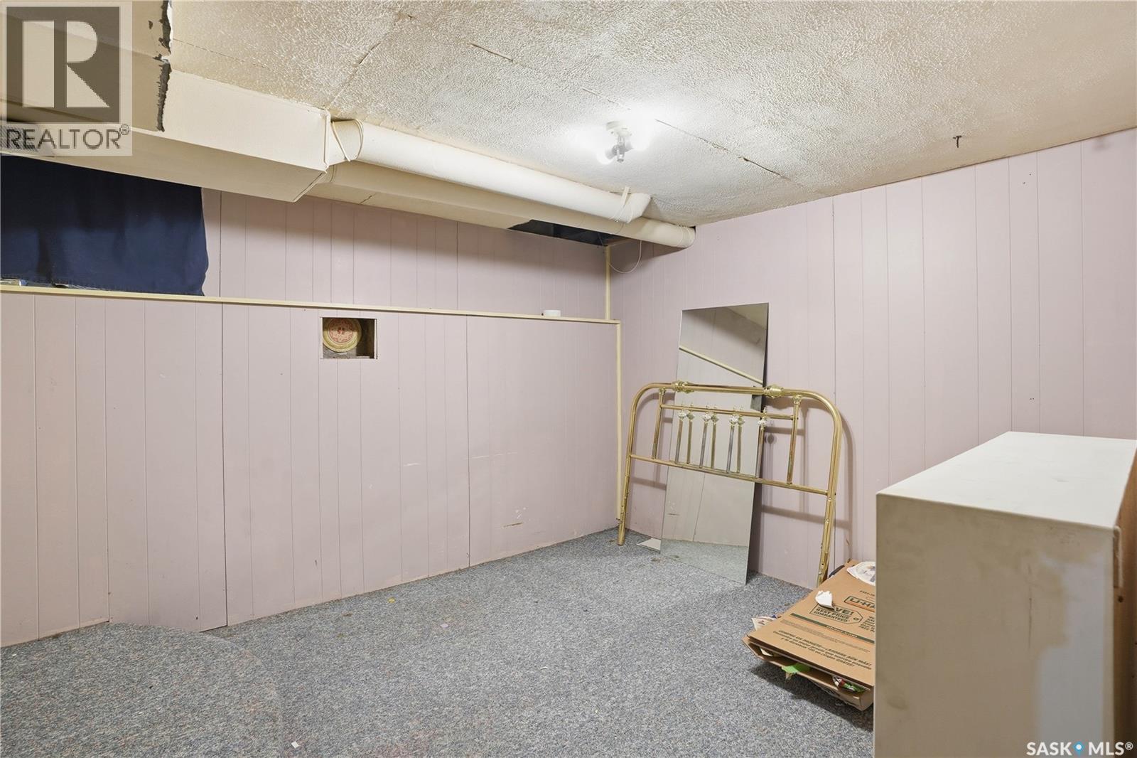 1150 3Rd Avenue Ne, Moose Jaw, SK - Indoor