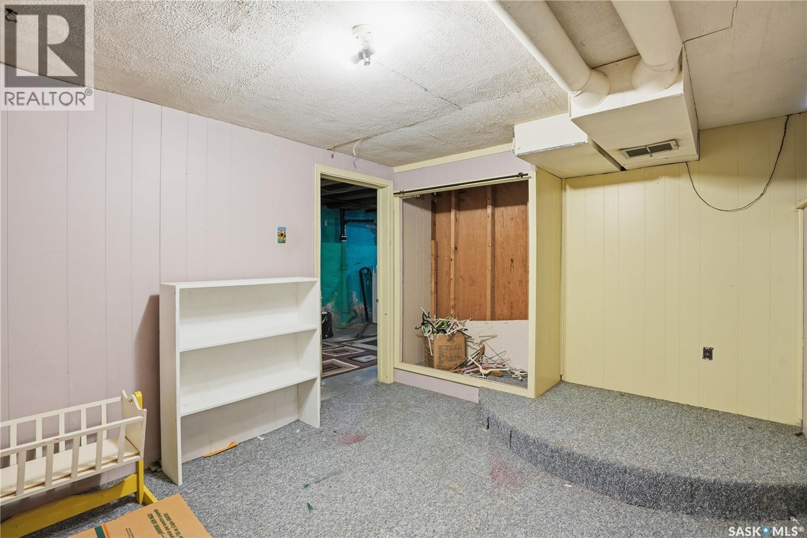 1150 3Rd Avenue Ne, Moose Jaw, SK - Indoor