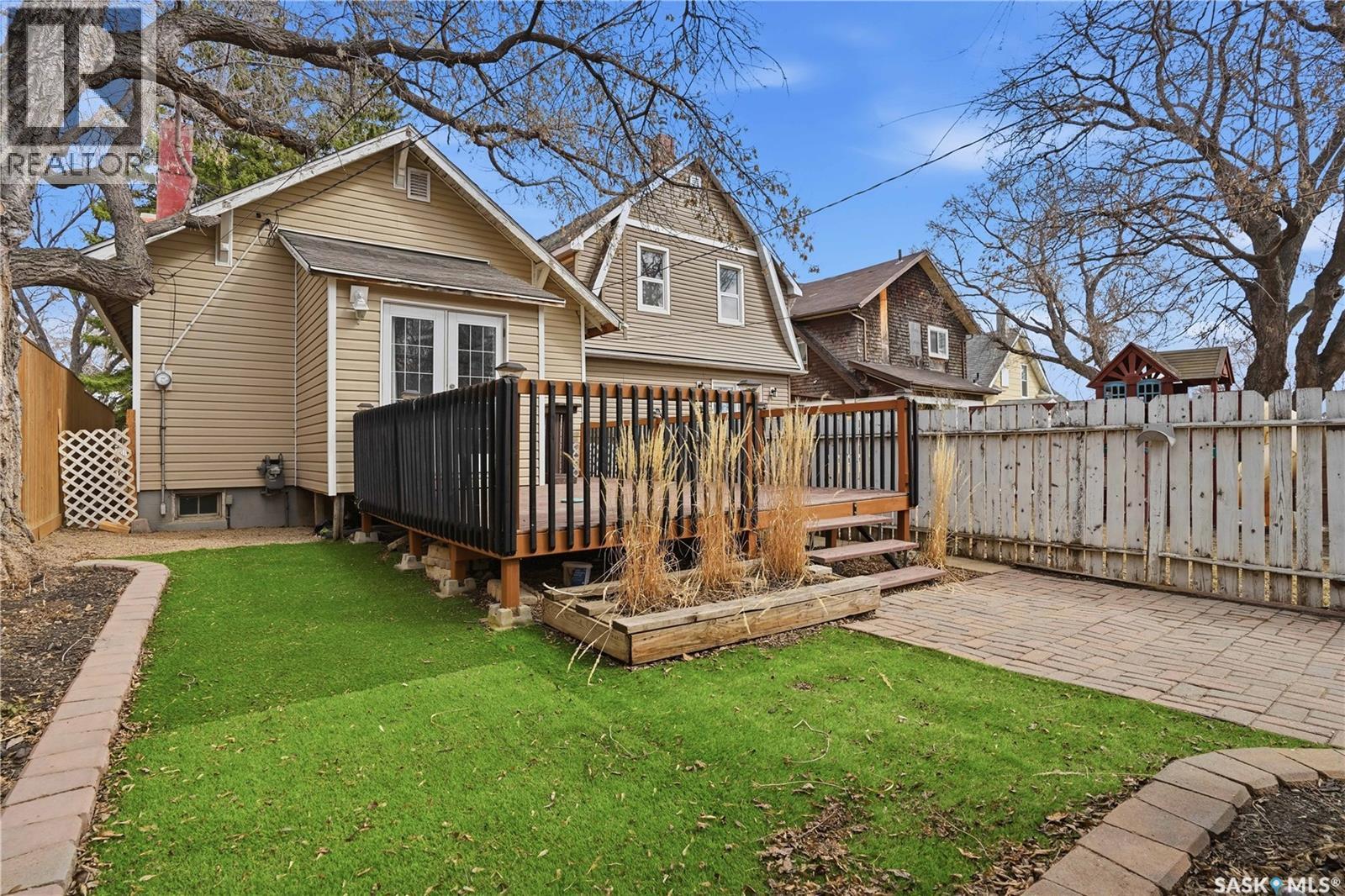 1150 3Rd Avenue Ne, Moose Jaw, SK - Outdoor With Deck Patio Veranda