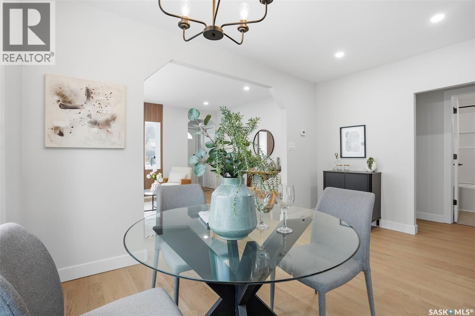 840 I Avenue S, Saskatoon, SK - Indoor Photo Showing Dining Room