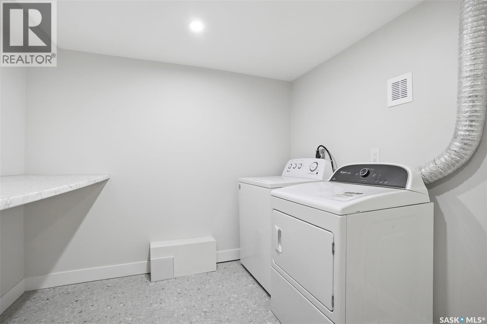 840 I Avenue S, Saskatoon, SK - Indoor Photo Showing Laundry Room