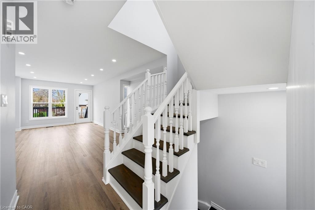 233B Vine Street, St. Catharines, ON - Indoor Photo Showing Other Room
