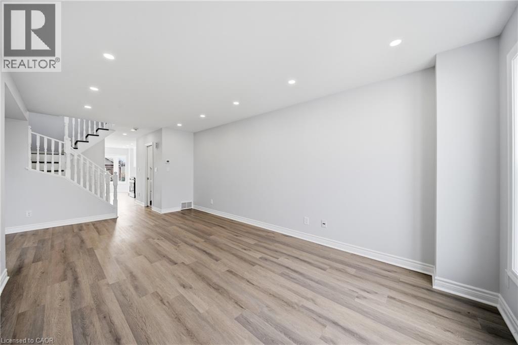 233B Vine Street, St. Catharines, ON - Indoor Photo Showing Other Room