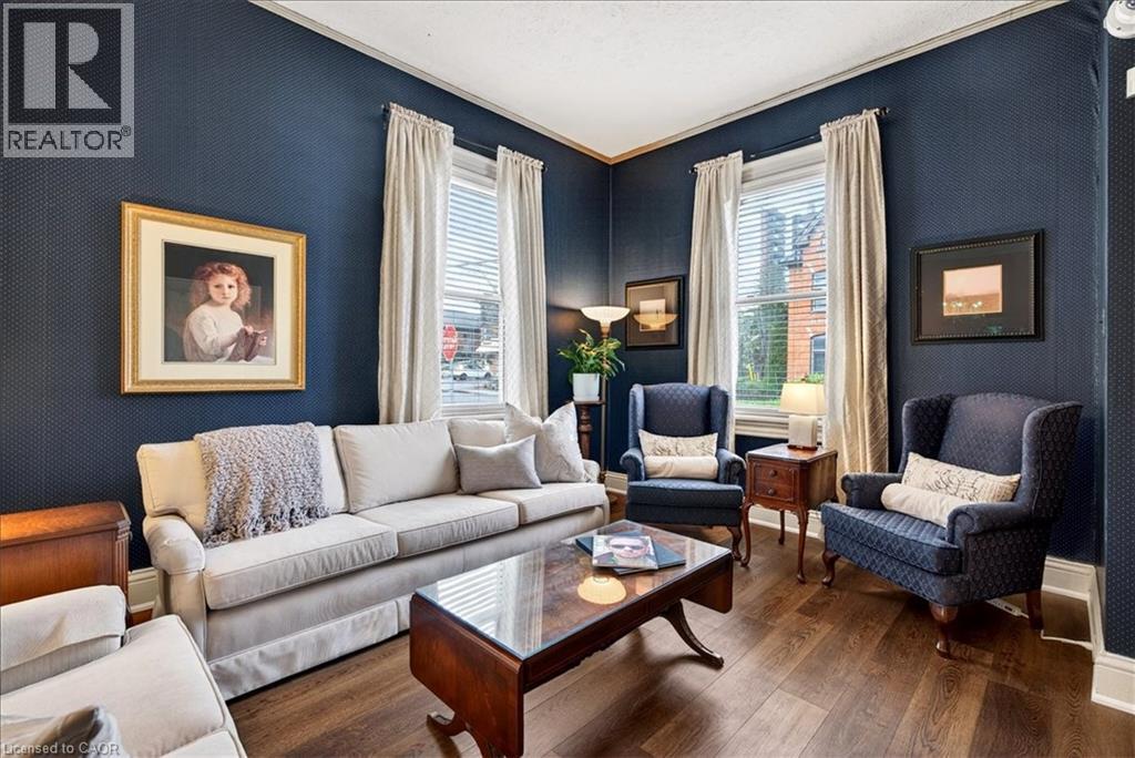 139 Queen Street S, Hamilton, ON - Indoor Photo Showing Living Room