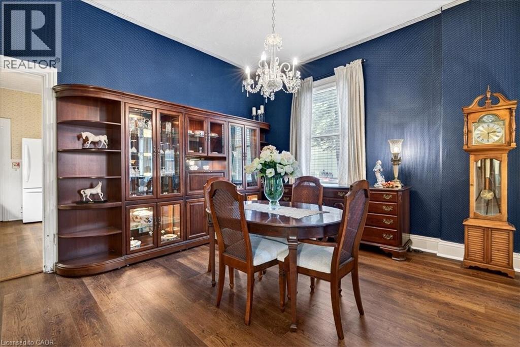 139 Queen Street S, Hamilton, ON - Indoor Photo Showing Dining Room