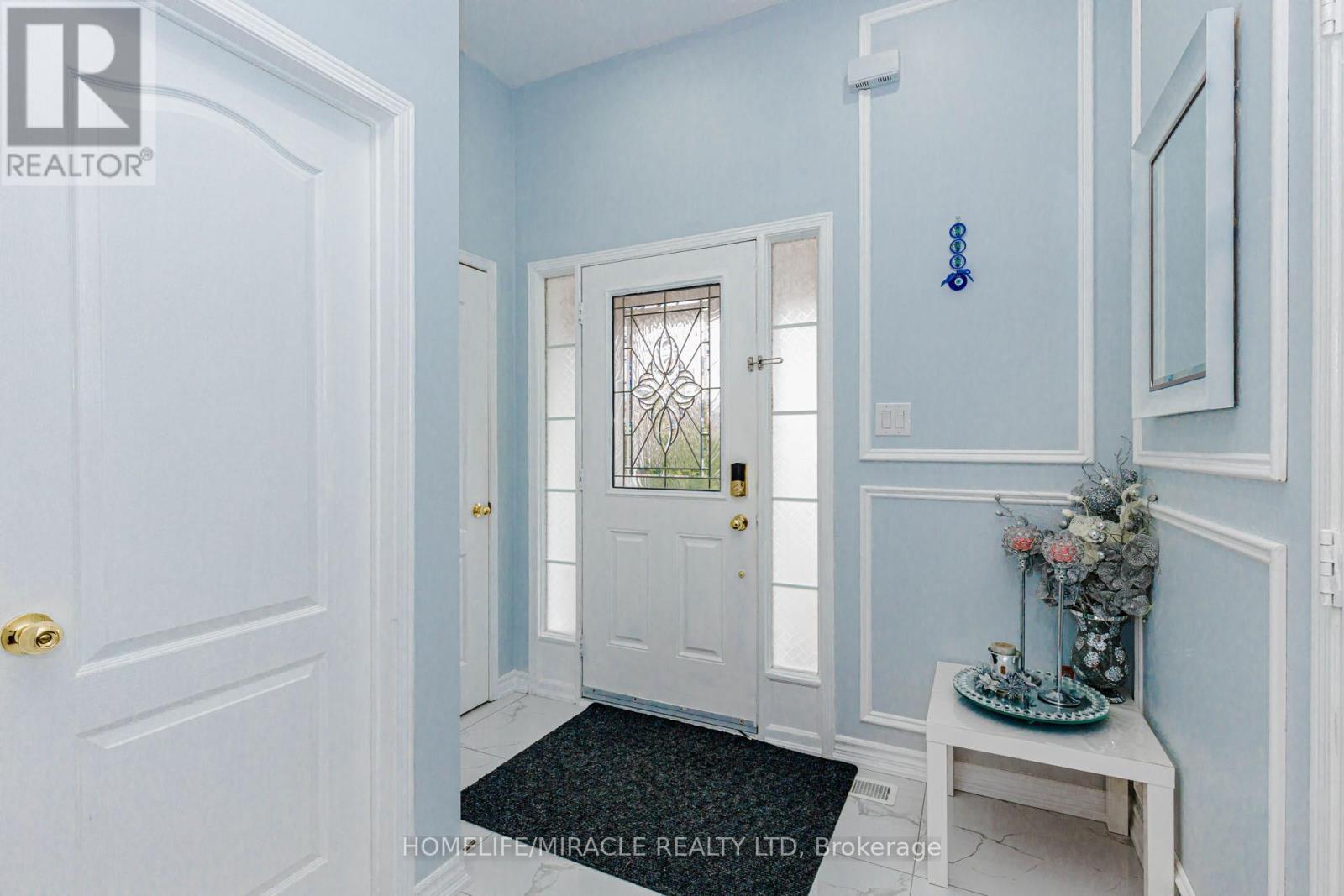 60 Bushmill Circle, Brampton, ON - Indoor Photo Showing Other Room