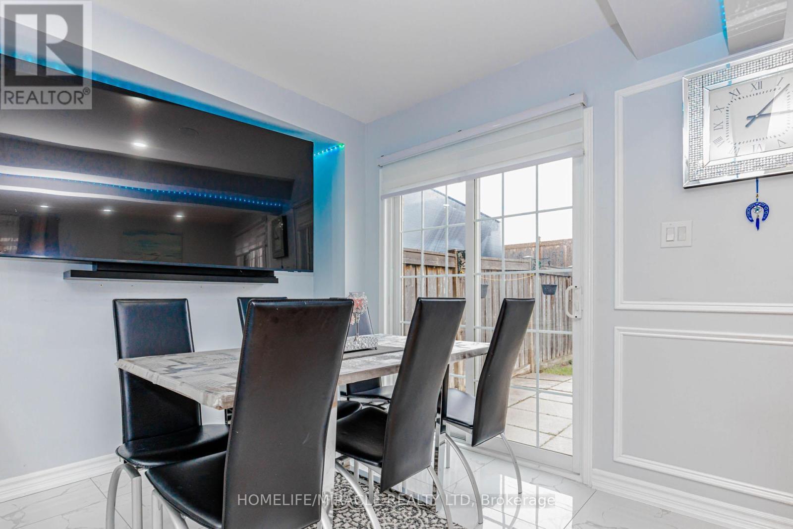 60 Bushmill Circle, Brampton, ON - Indoor Photo Showing Dining Room