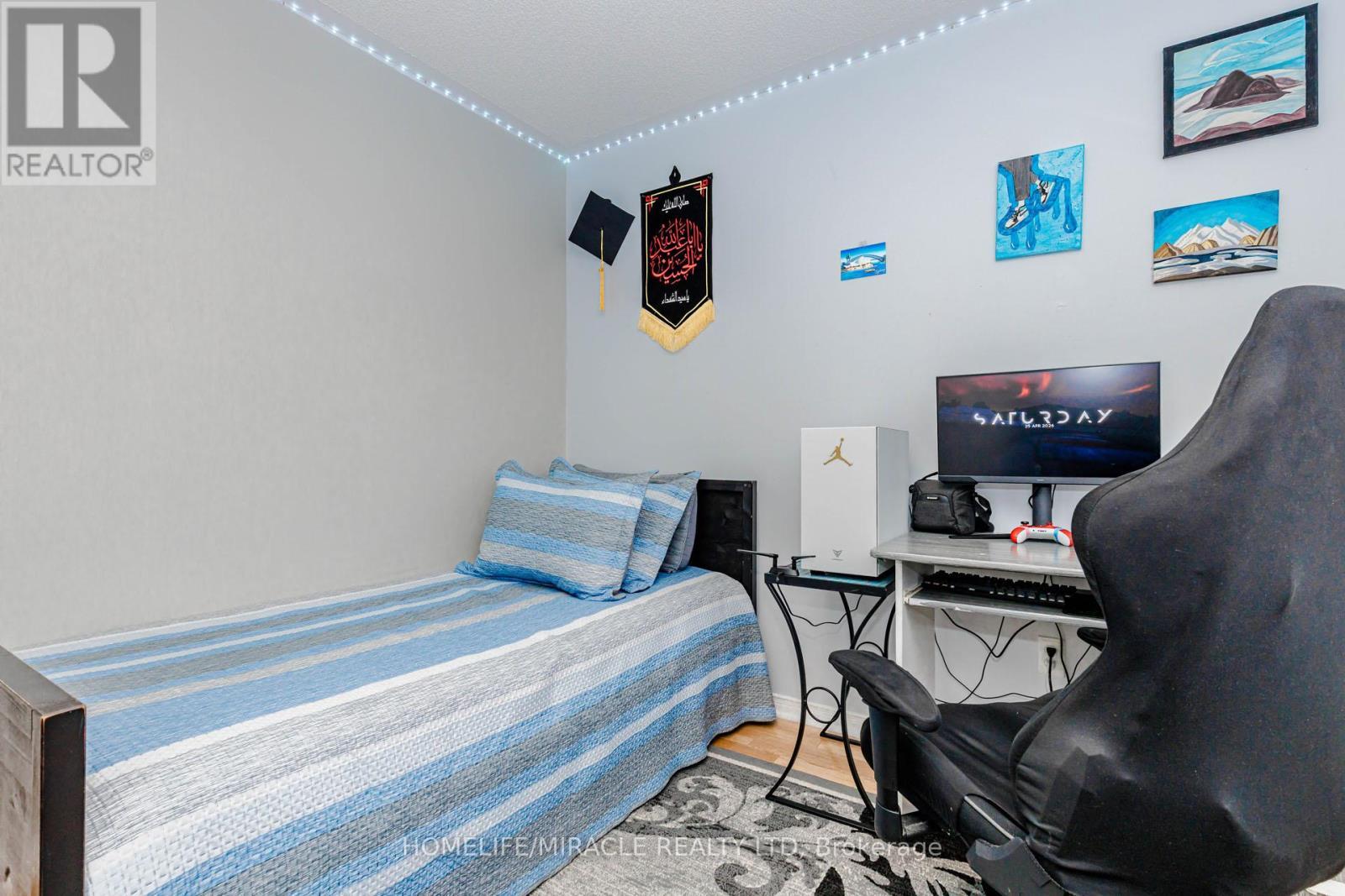 60 Bushmill Circle, Brampton, ON - Indoor Photo Showing Bedroom