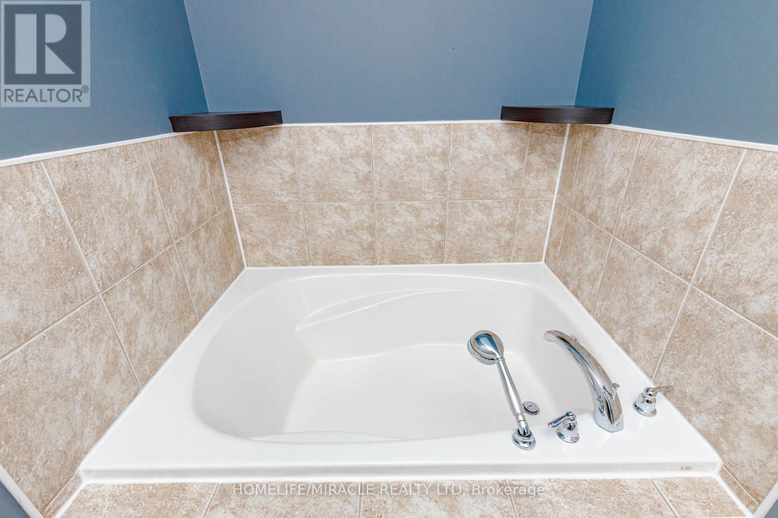 60 Bushmill Circle, Brampton, ON - Indoor Photo Showing Bathroom