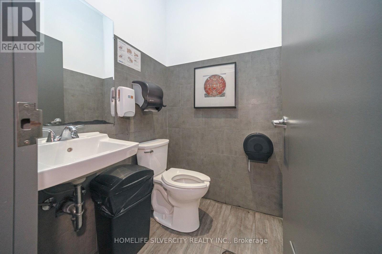 4490 Fairview Street, Burlington, ON