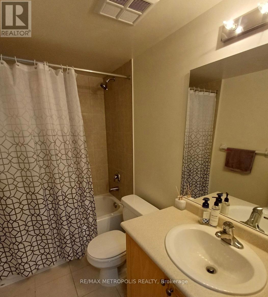 12 - 45 Cedarcroft Boulevard, Toronto, ON - Indoor Photo Showing Bathroom