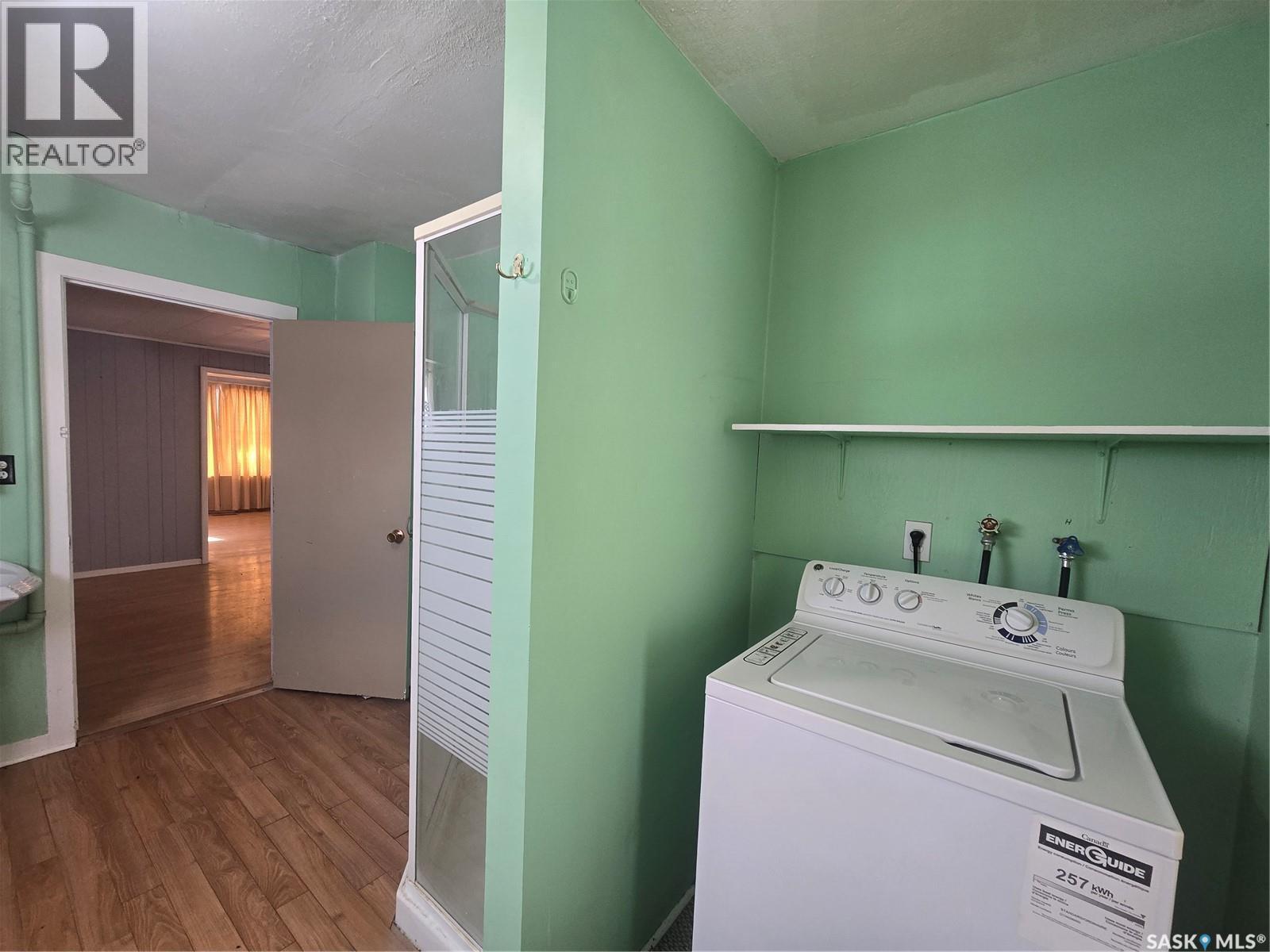 803 Hall Street, Loreburn, SK - Indoor Photo Showing Laundry Room