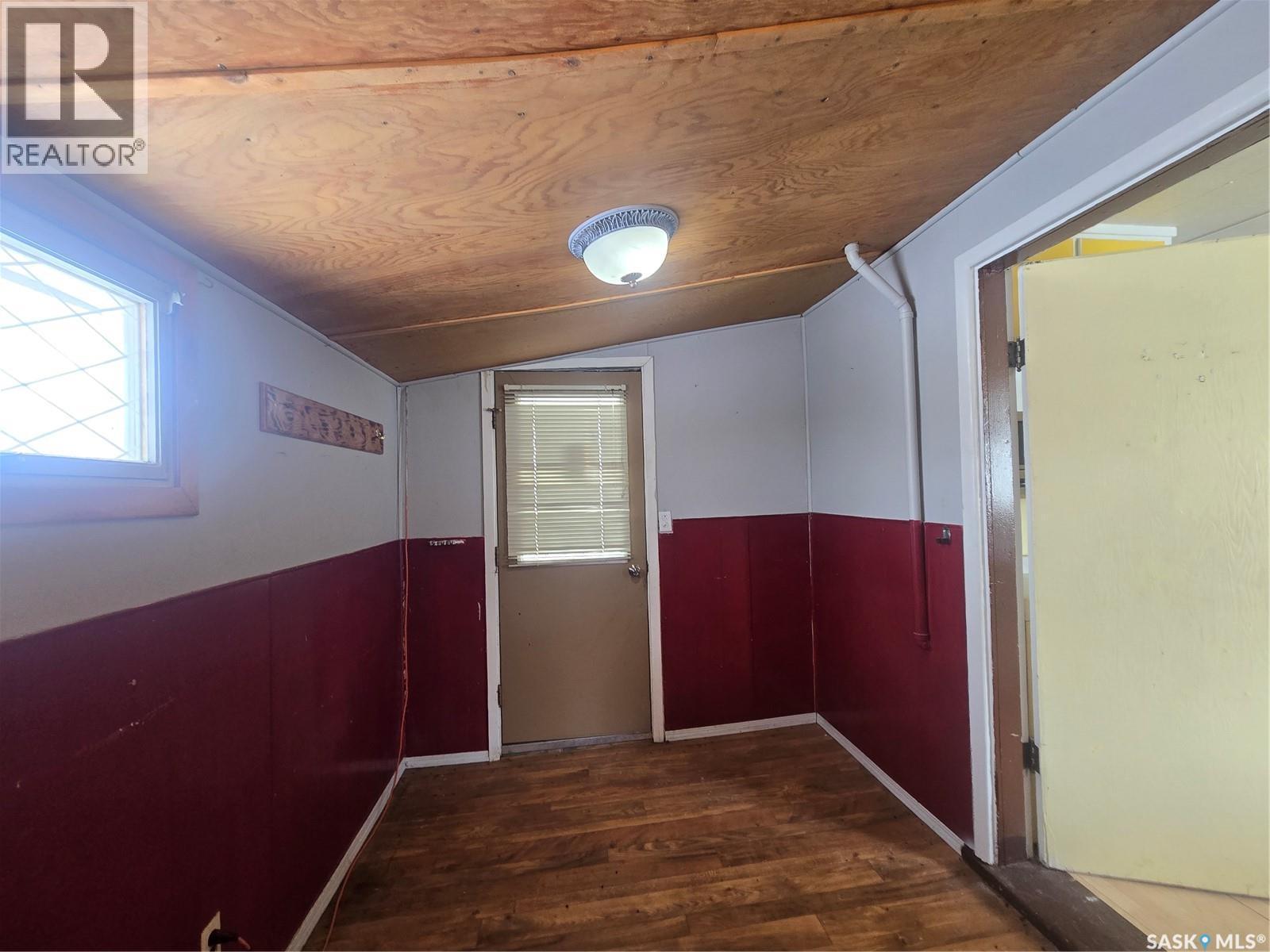 803 Hall Street, Loreburn, SK - Indoor Photo Showing Other Room