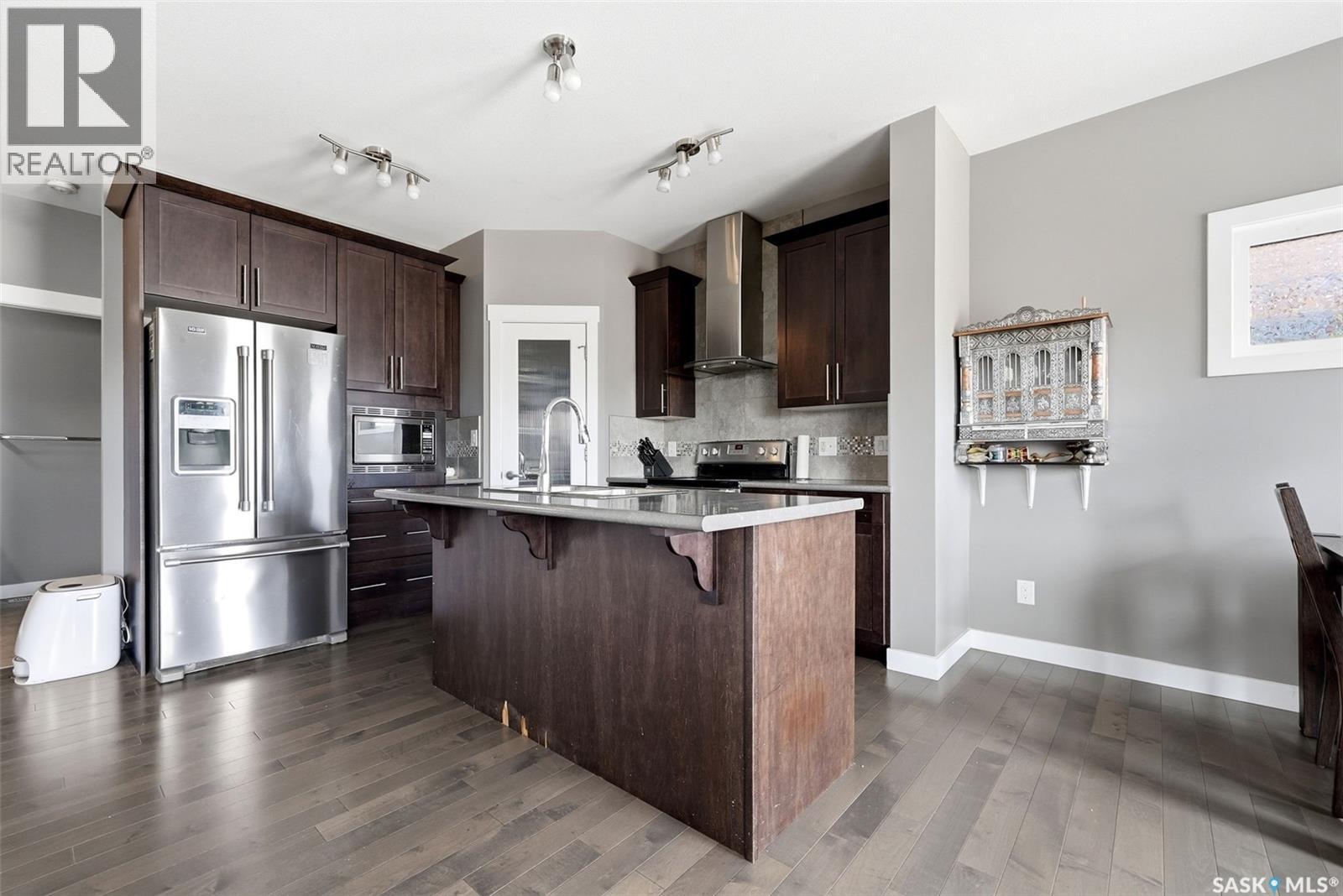5517 Norseman Crescent, Regina, SK - Indoor Photo Showing Kitchen With Upgraded Kitchen