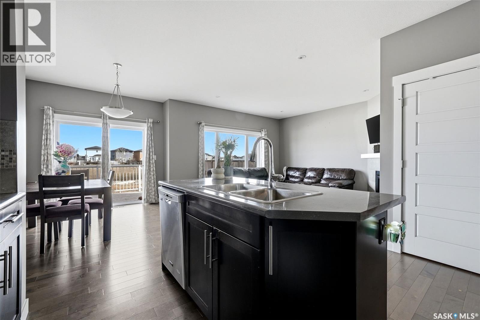 5517 Norseman Crescent, Regina, SK - Indoor Photo Showing Kitchen With Double Sink