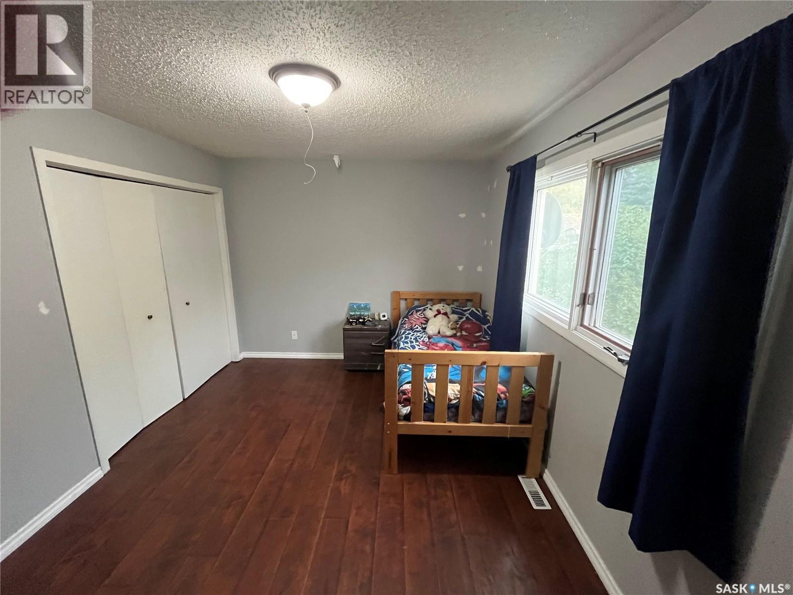 206 3Rd Avenue, Caronport, SK - Indoor