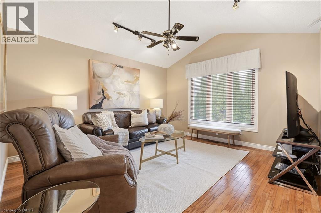 1156 Augustus Drive, Burlington, ON - Indoor Photo Showing Living Room