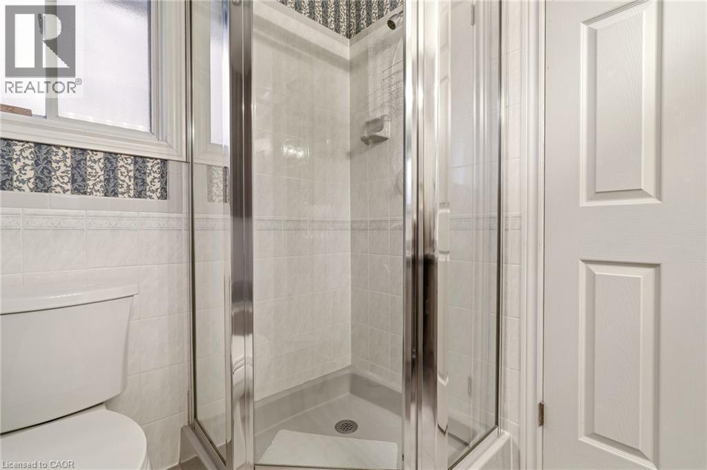 1156 Augustus Drive, Burlington, ON - Indoor Photo Showing Bathroom