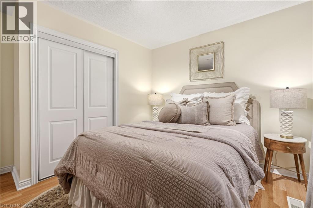 1156 Augustus Drive, Burlington, ON - Indoor Photo Showing Bedroom