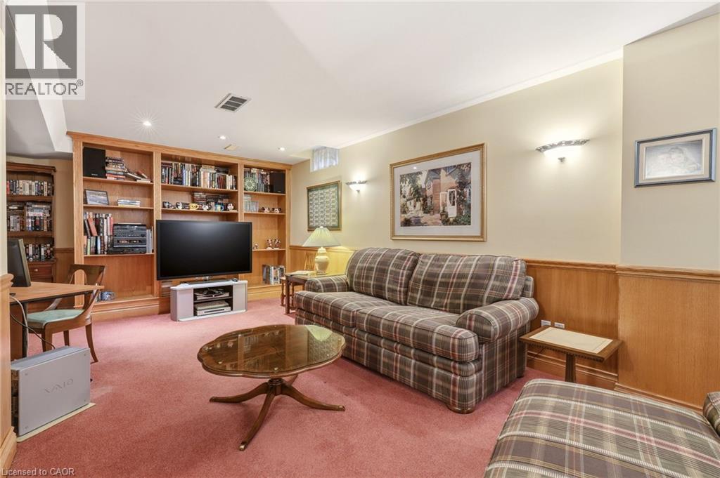 1156 Augustus Drive, Burlington, ON - Indoor Photo Showing Living Room