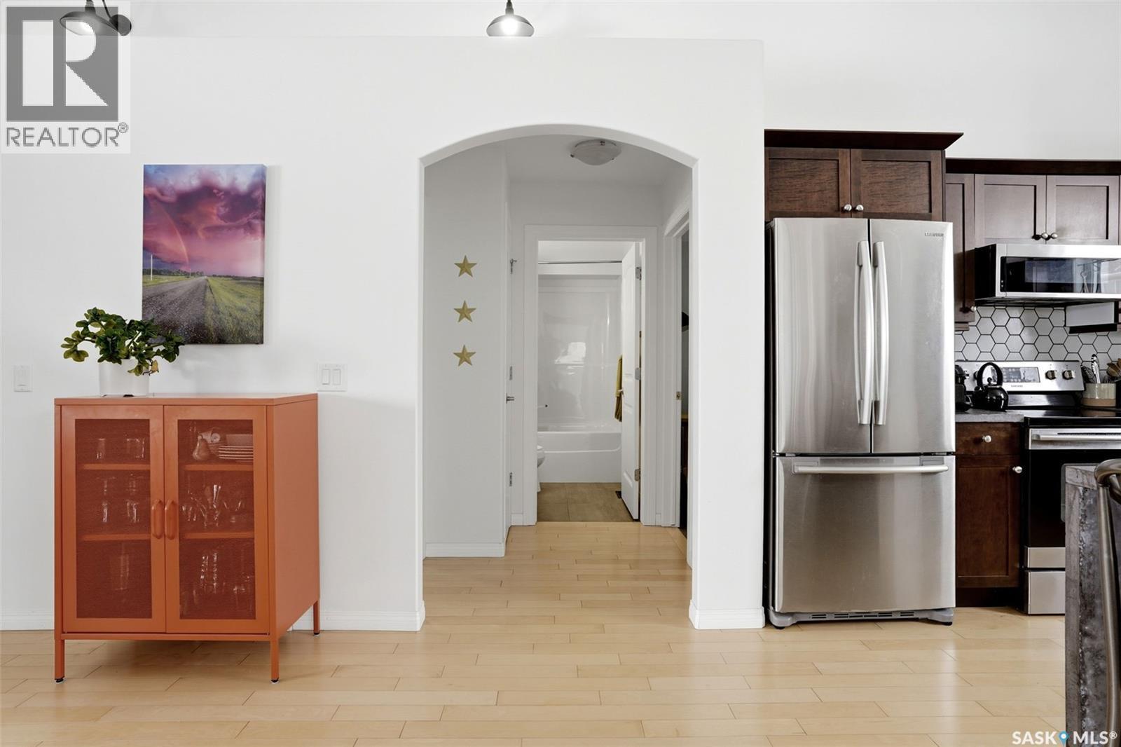 4014 Cumberland Road E, Regina, SK - Indoor Photo Showing Kitchen