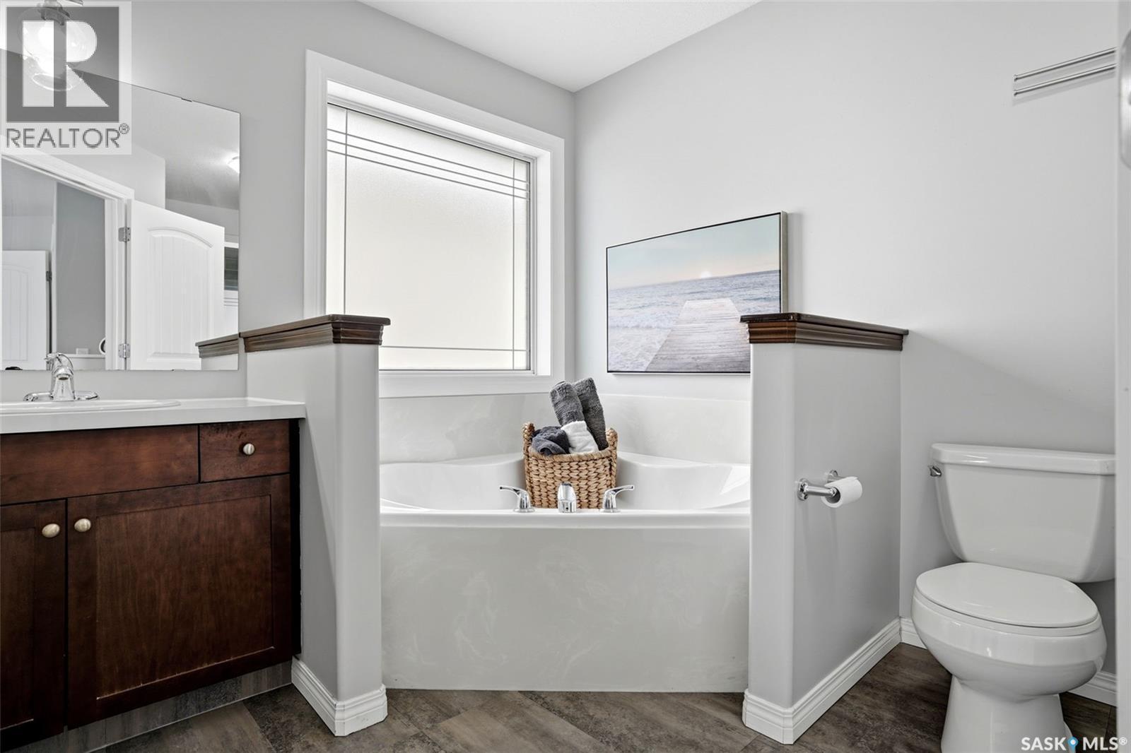 4014 Cumberland Road E, Regina, SK - Indoor Photo Showing Bathroom