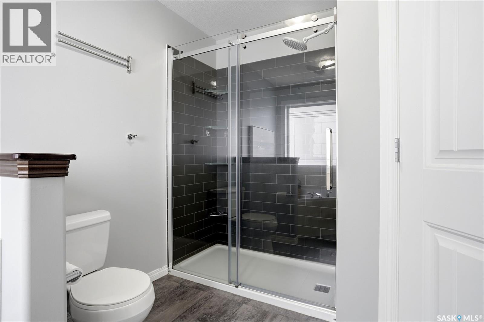 4014 Cumberland Road E, Regina, SK - Indoor Photo Showing Bathroom