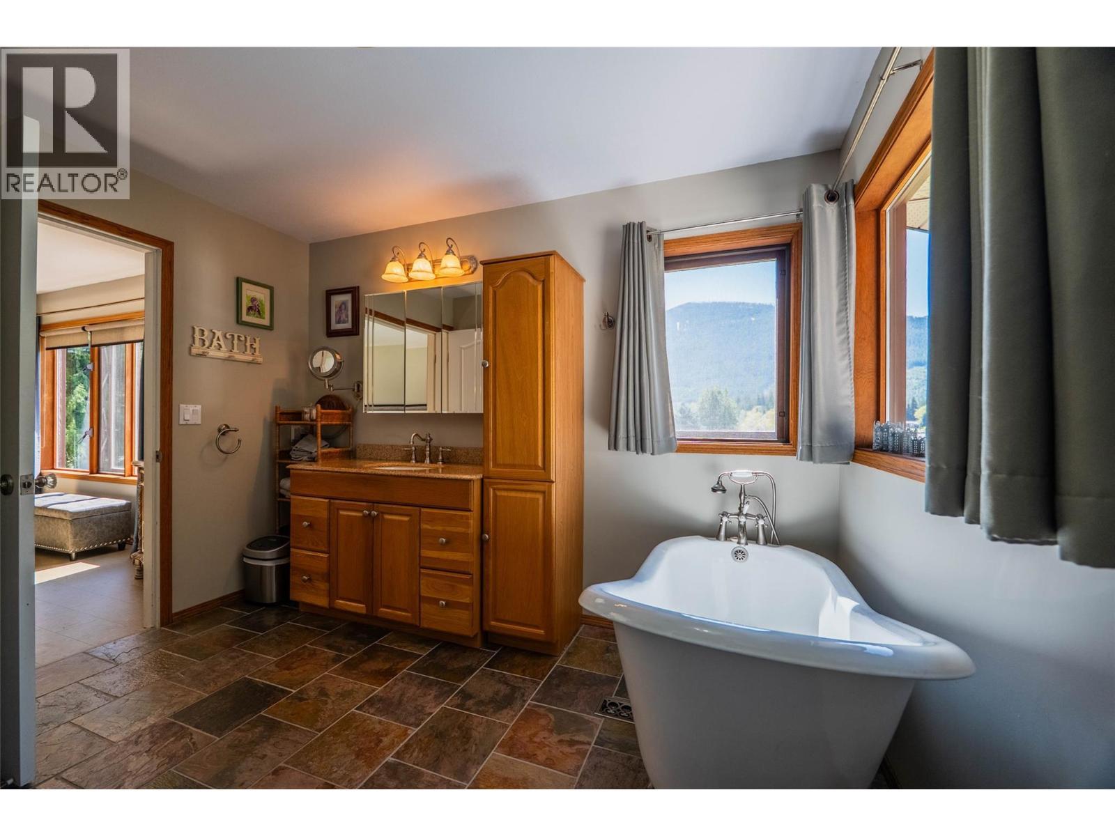 6158 Redfish Road, Nelson, BC