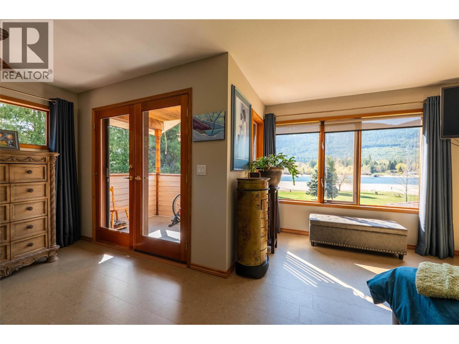 6158 Redfish Road, Nelson, BC